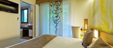 Premium bedding, desk, soundproofing, cribs/infant beds