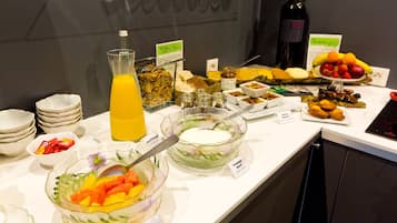 Desayuno buffet (EUR 30 por persona)