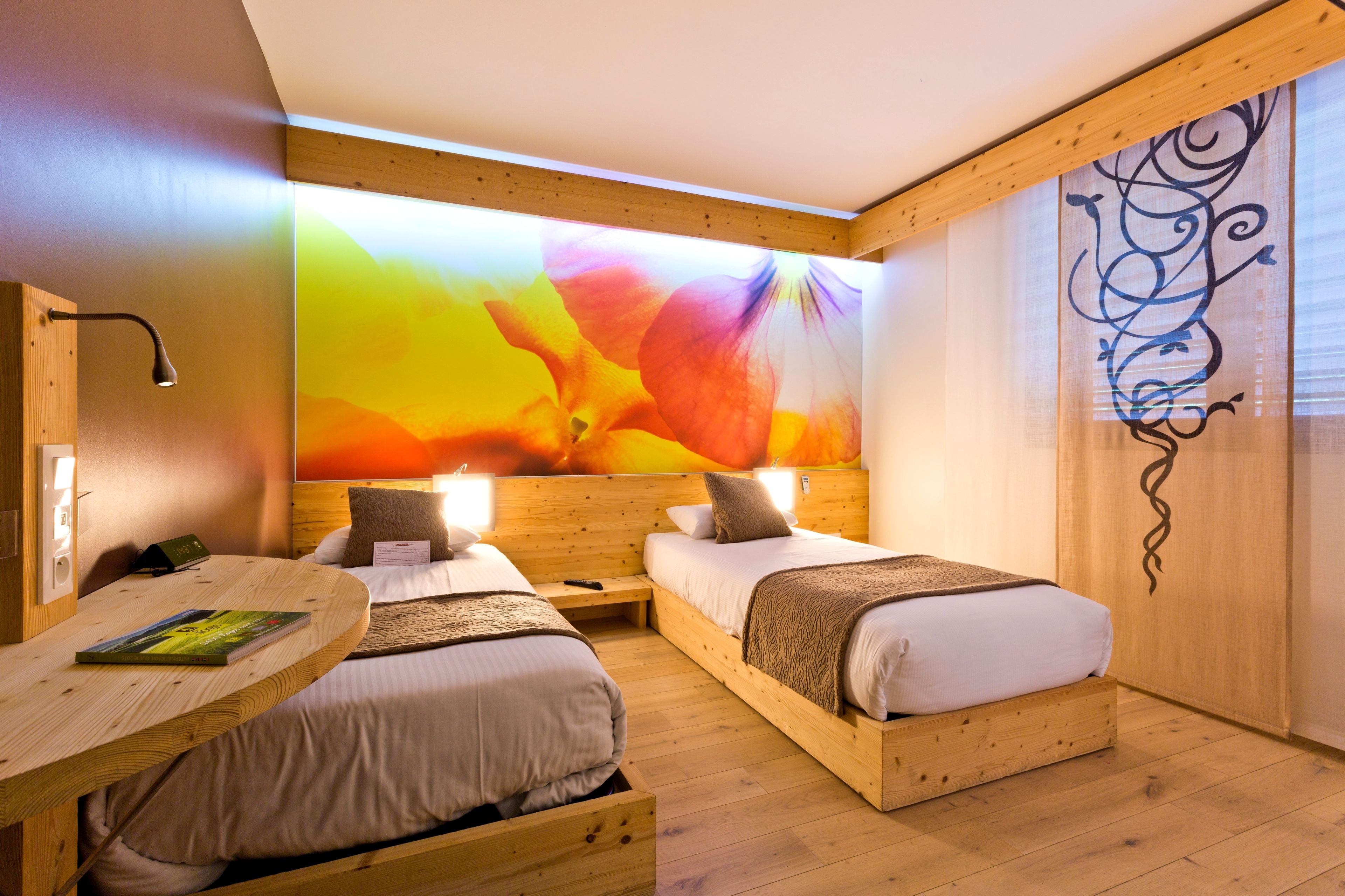 华丽套房 | 高档床上用品、办公桌、隔音、婴儿床