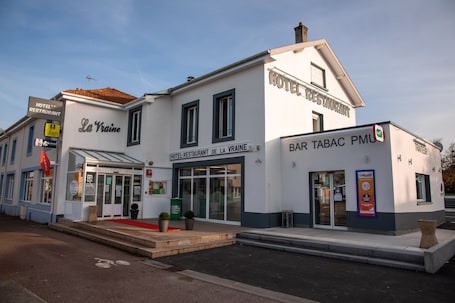 Fachada da propriedade. Hotel La Vraine