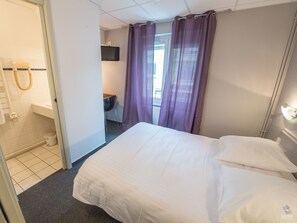 Premium bedding, free cots/infant beds, free WiFi, bed sheets
