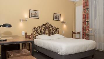 Standard Double Room | Minibar, desk, iron/ironing board, free WiFi