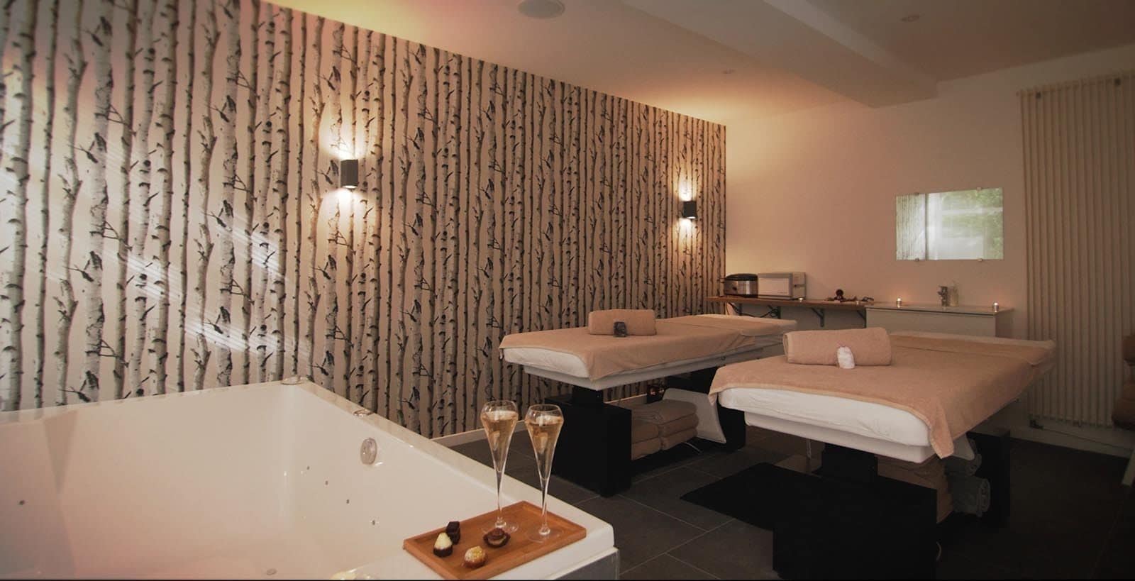 Sale per trattamenti di coppia, vasca idromassaggio, bagno turco