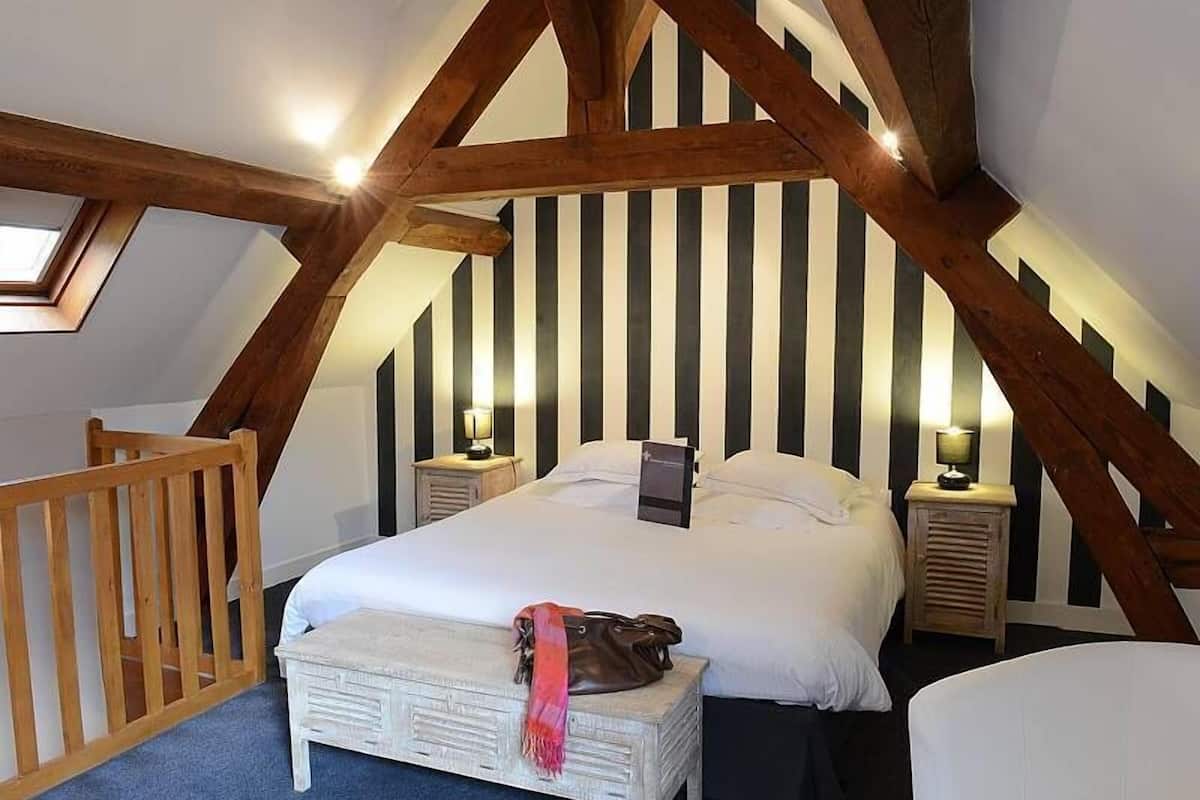 Ropa de cama de alta calidad y minibar
