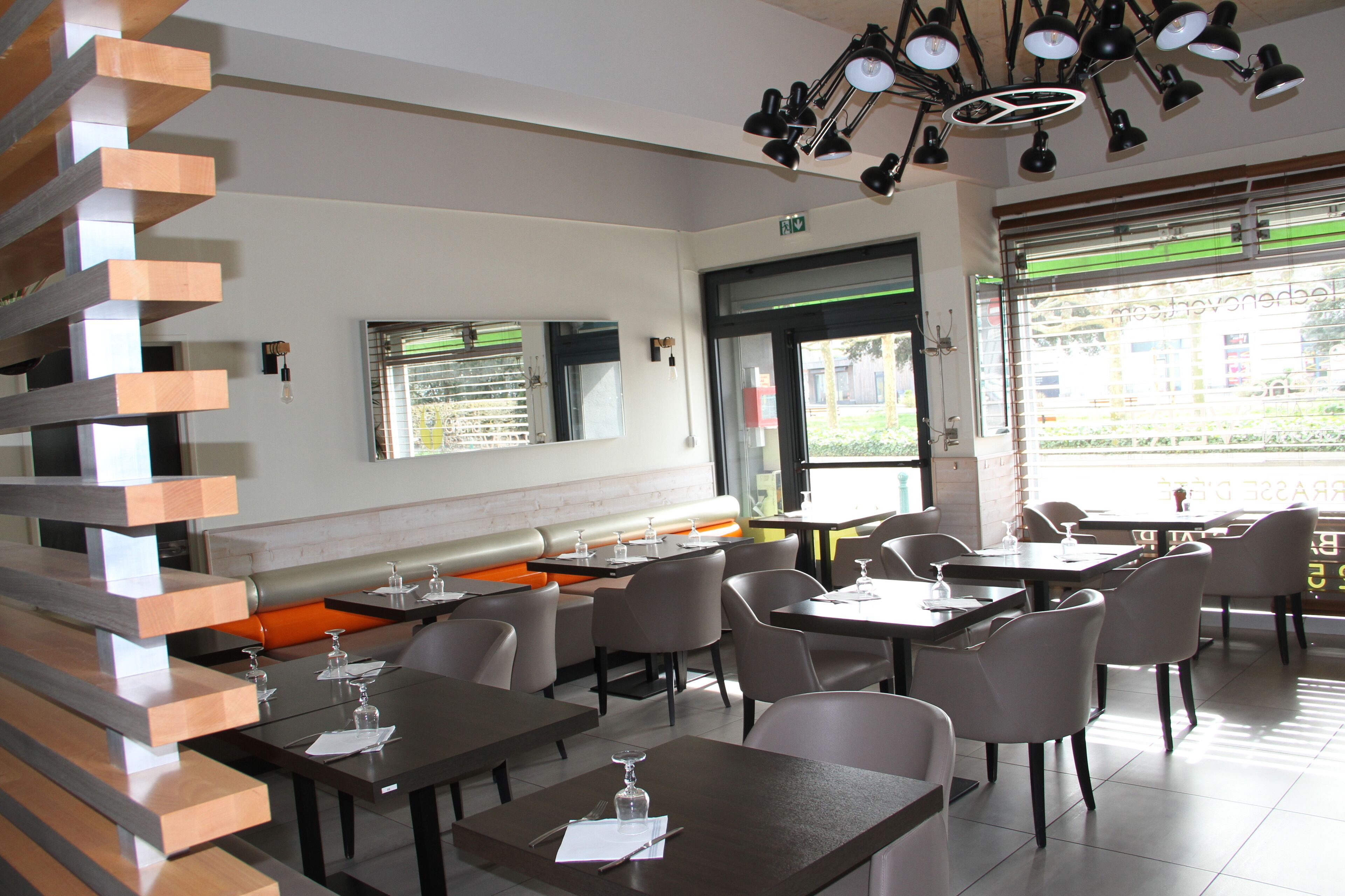 Breakfast, lunch and dinner served