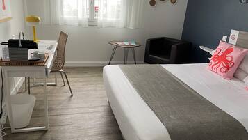 Comfort Double Room, 1 Double Bed | Select Comfort beds, desk, iron/ironing board, travel cot