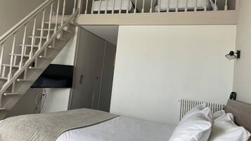 Vierpersoonskamer | Select Comfort-bedden, individueel gedecoreerd, individueel gemeubileerd
