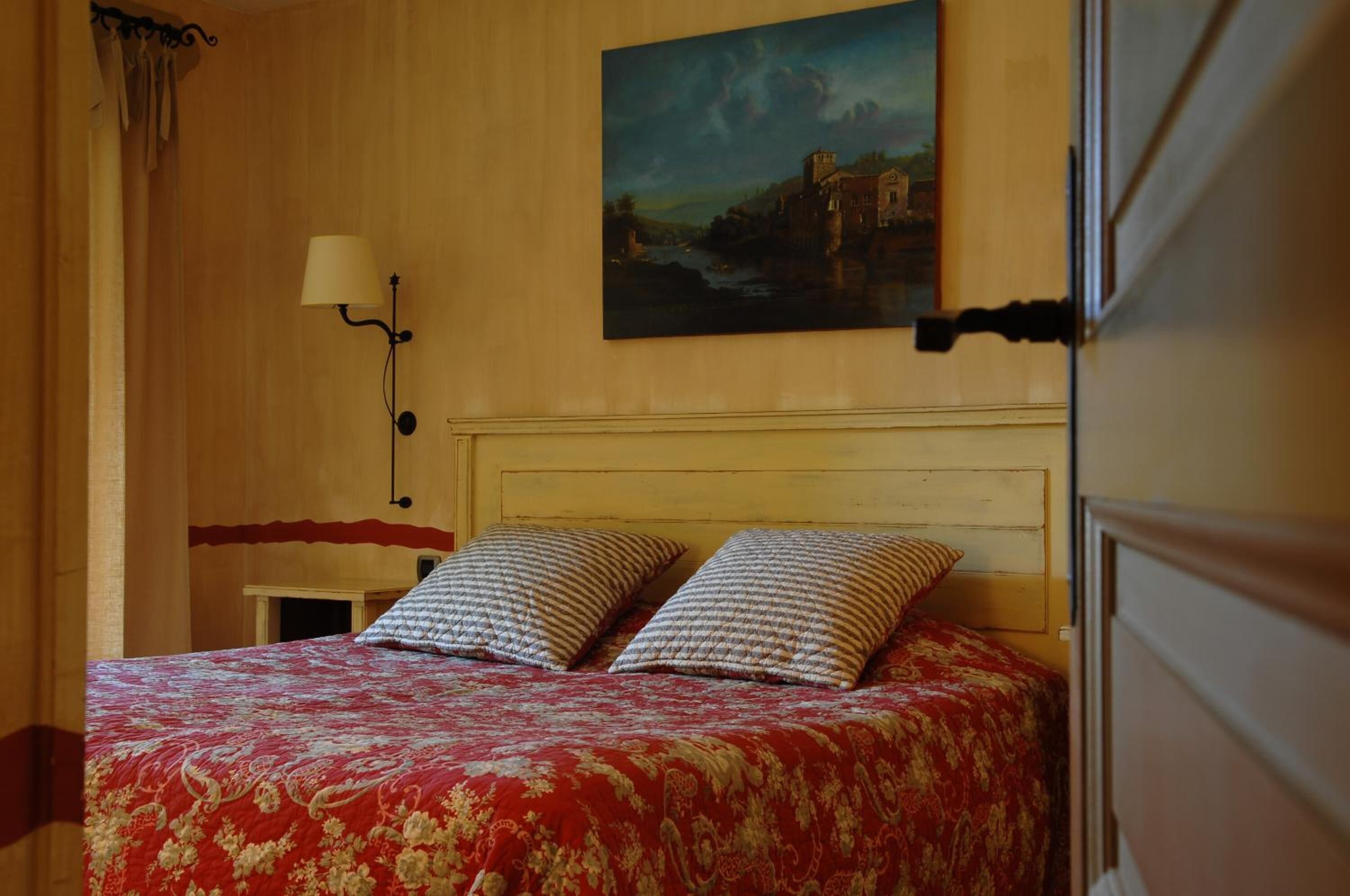 minibar, in-room safe, desk, cots/infant beds