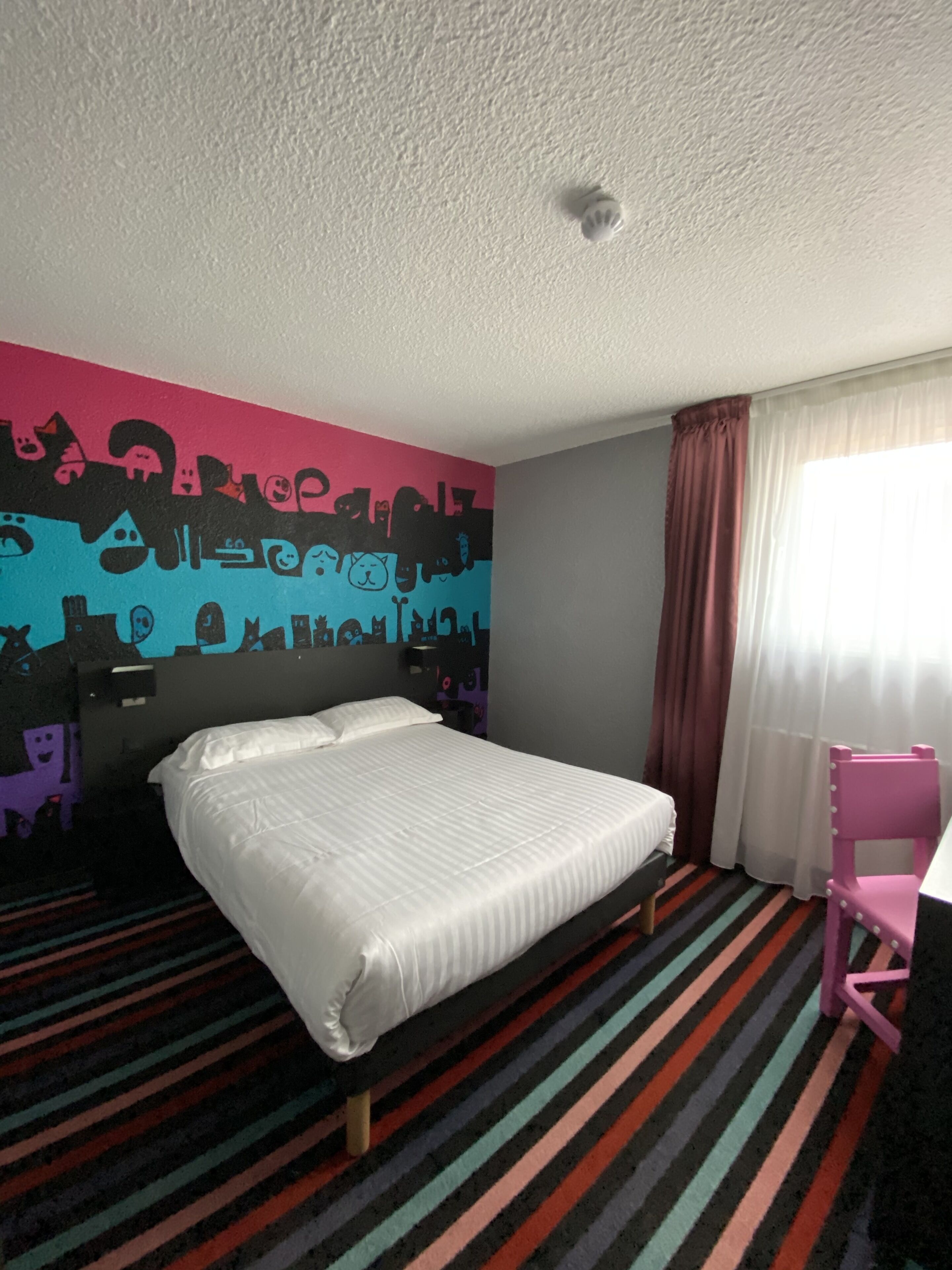 single room | individually decorated, desk, blackout curtains, soundproofing