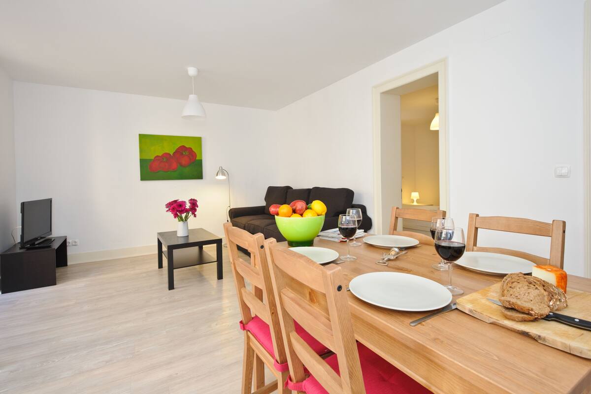 Economy Apartment, 1 Bedroom | In-room dining