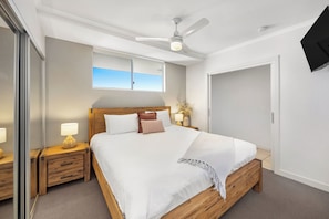 One Bedroom Deluxe | 2 bedrooms, premium bedding, individually decorated - Horton Apartments (Maroochydore)