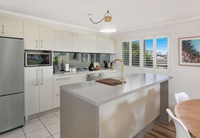 Deluxe Apartment, 2 Bedrooms | Private kitchen