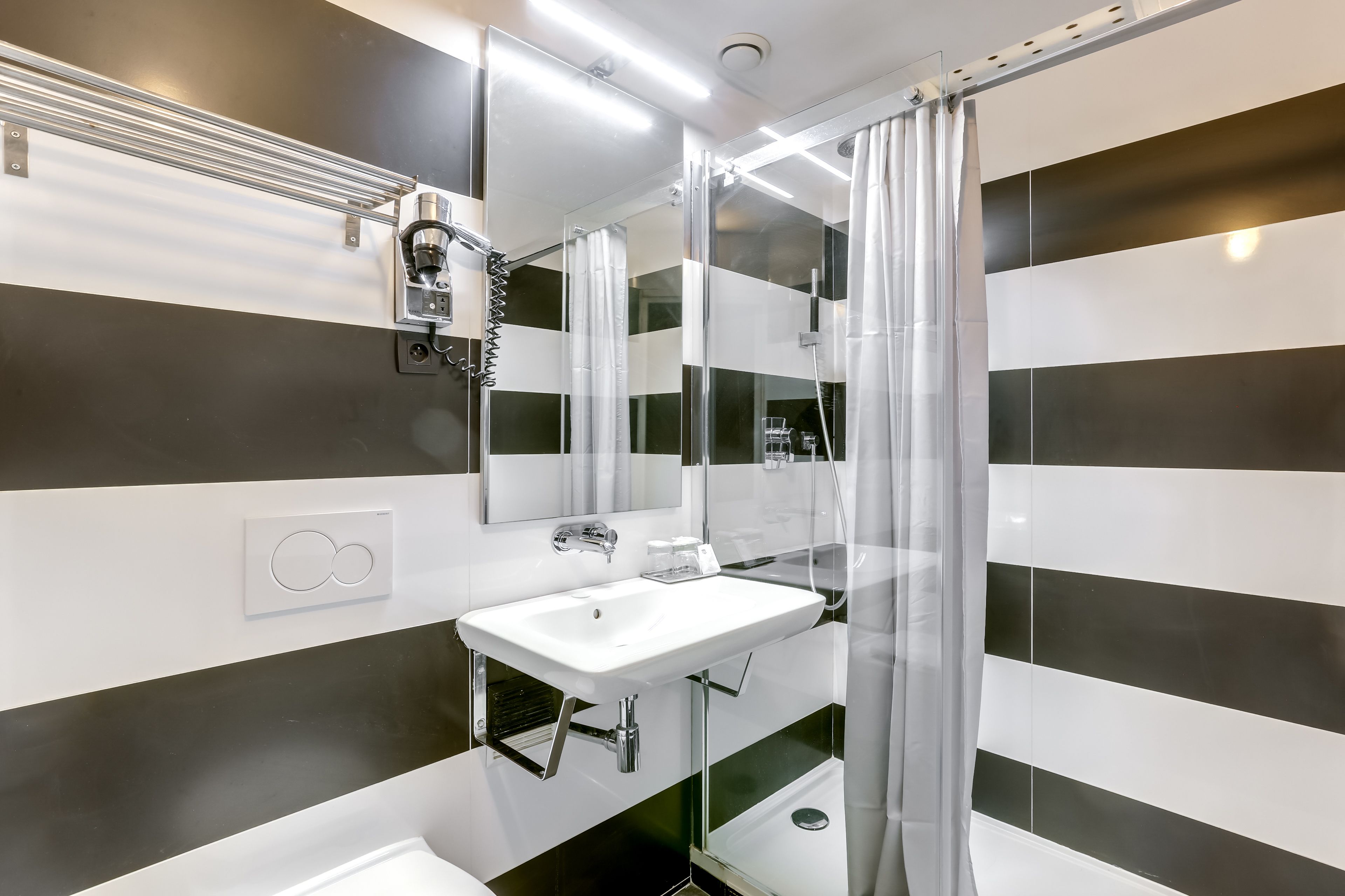 triple room, multiple beds | bathroom | hair dryer, towels