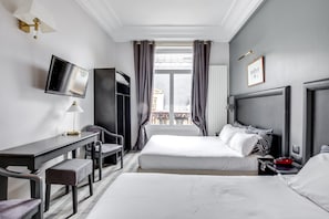 Triple Room, Multiple Beds | In-room safe, desk, blackout curtains, soundproofing - Hotel Opéra Maintenon (Paris)