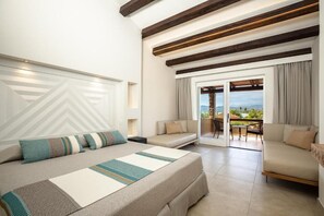 セーフティボックス (室内)、デスク、遮光カーテン、WiFi (無料)