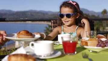 Free daily buffet breakfast