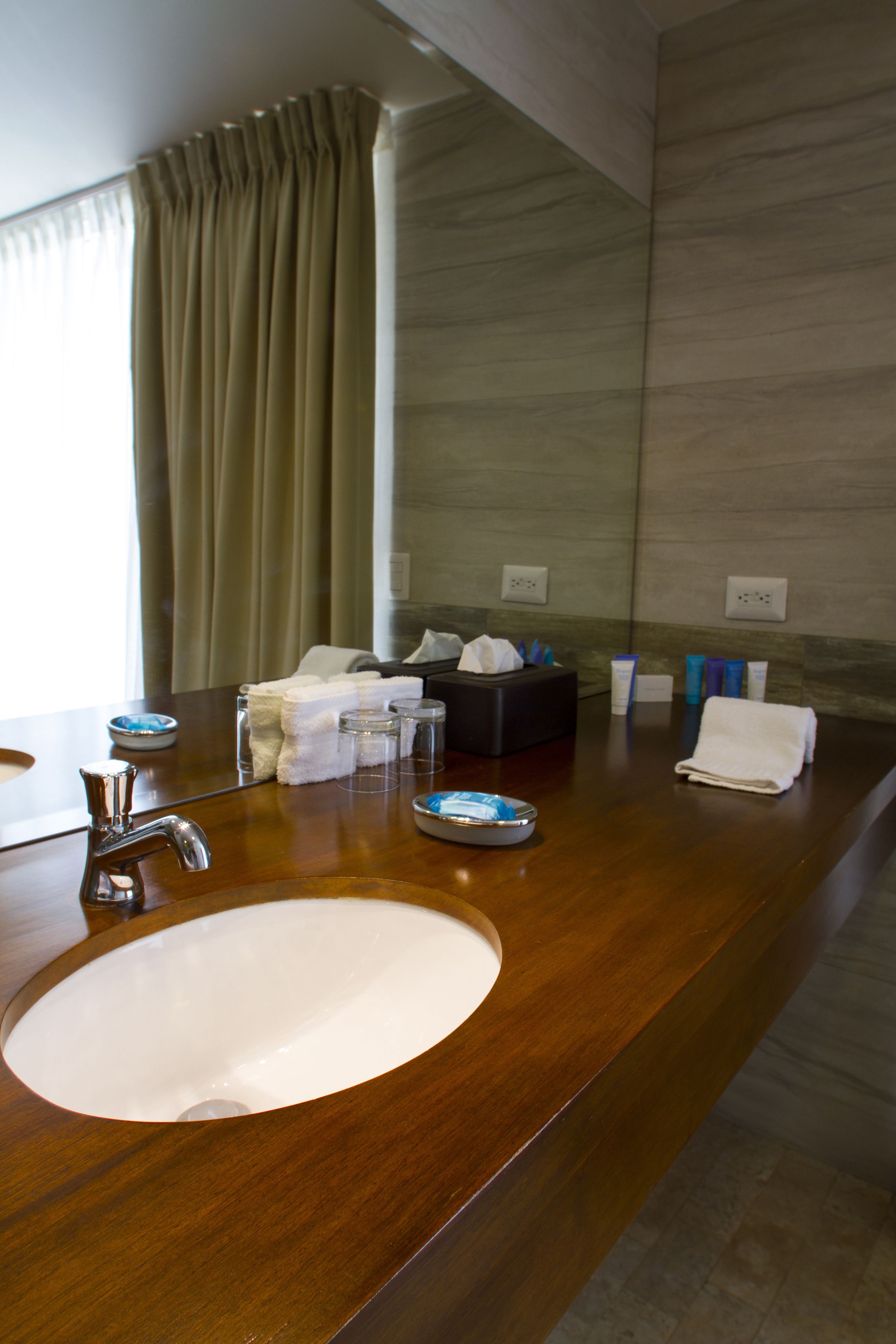 standard single room, 1 single bed | bathroom | shower, hydromassage showerhead, free toiletries, hair dryer