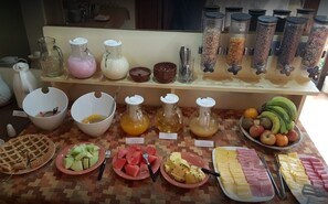 Daily continental breakfast for a fee - Rosa de Los Vientos (Ushuaia)