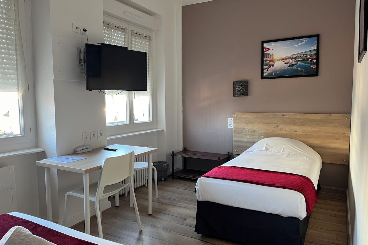 Classic Triple Room | 1 bedroom, premium bedding, desk, free WiFi