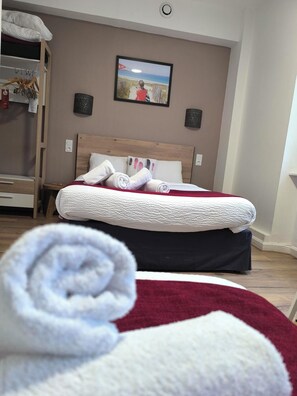Classic Triple Room | Premium bedding, desk, free WiFi, bed sheets