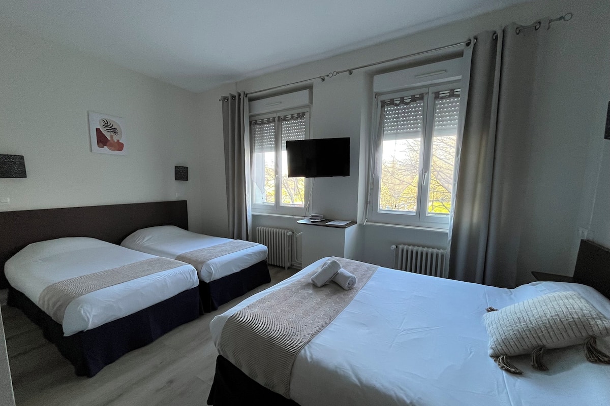 Family Quadruple Room | 1 bedroom, premium bedding, desk, free WiFi