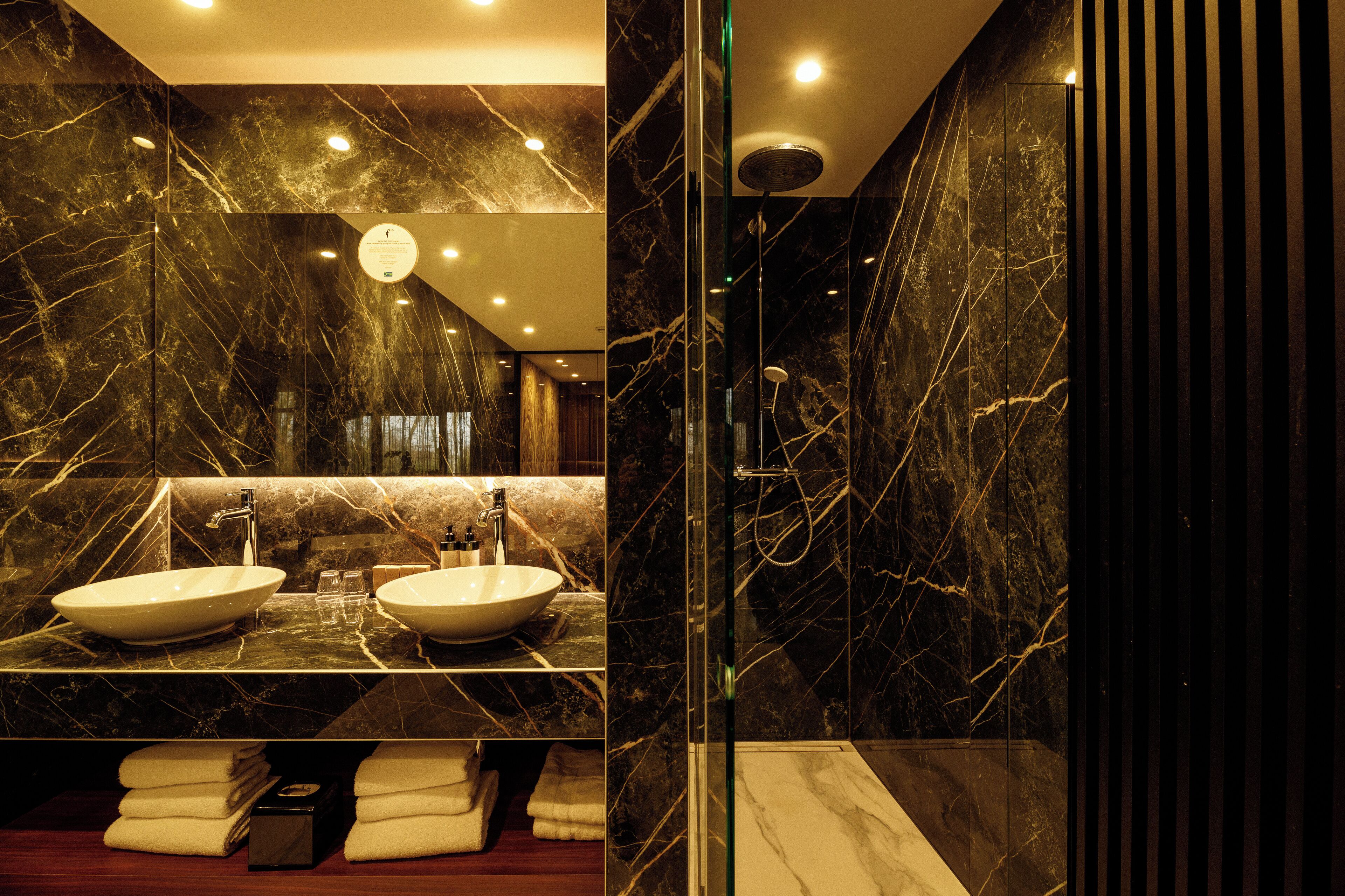 suite (pergola) | 1 bedroom, minibar, in-room safe, desk