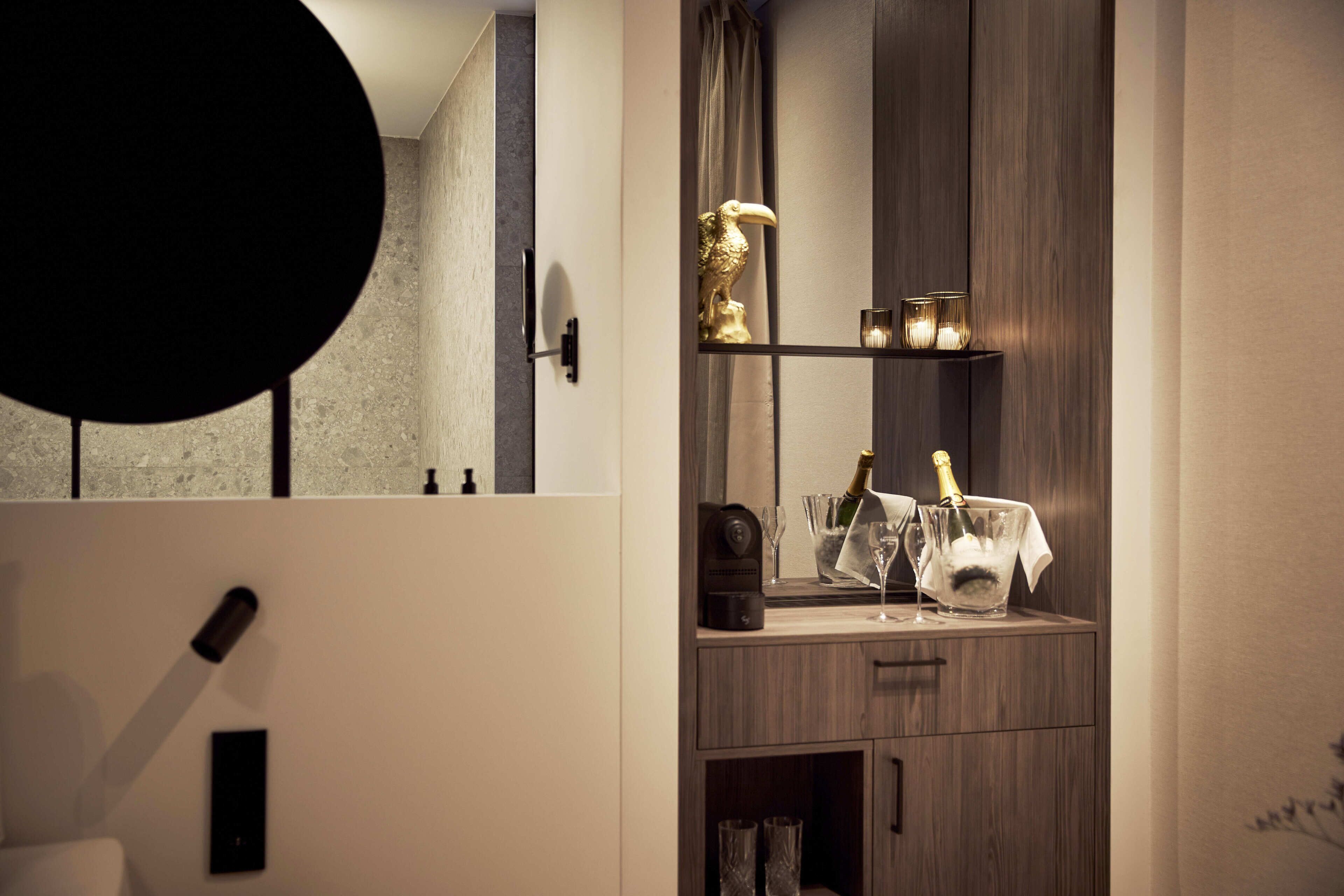 junior studio suite | living area