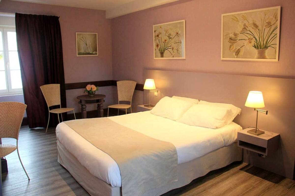Chambre de Charme (4 personnes) | 客房内保险箱、办公桌、熨斗/熨板、免费婴儿床