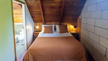 Chambre Triple, vue ville | Literie de qualité supérieure, couette en duvet d'oie, surmatelas