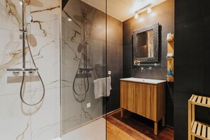 Two Bedroom Apartment Garden View or Terrace | Bathroom | Hair dryer, towels