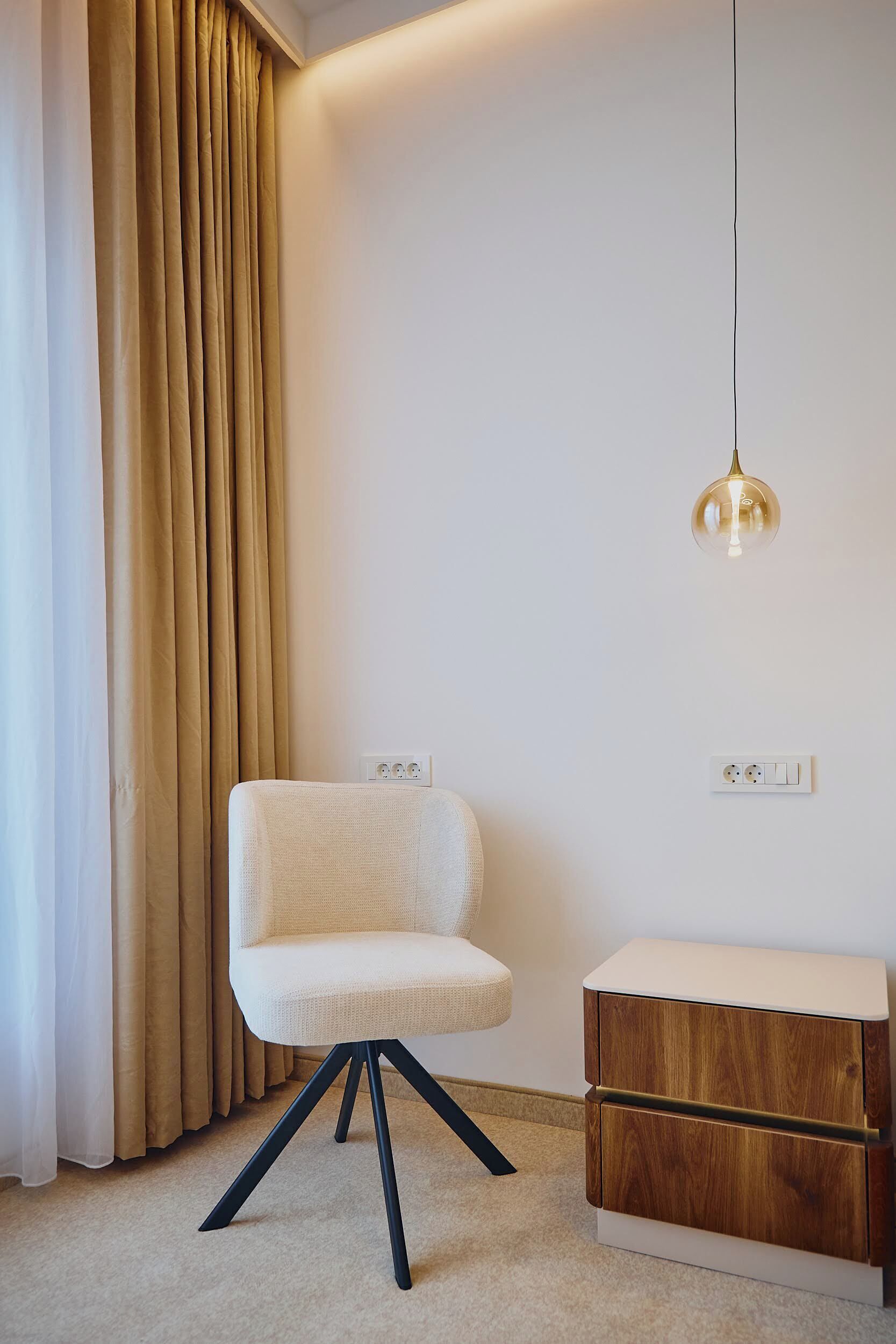 superior double room | 1 bedroom, minibar, in-room safe, desk