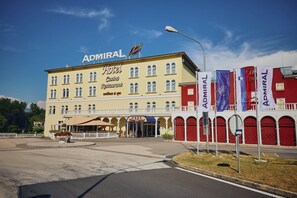 Exterior - Casino & Hotel ADMIRAL Skofije (Koper)