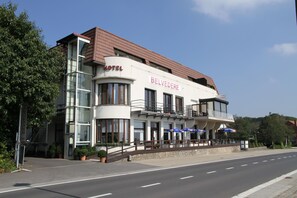 Fachada de la propiedad