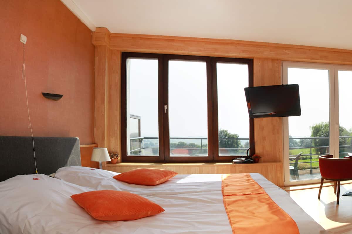 double room | minibar, in-room safe, free wifi, bed sheets