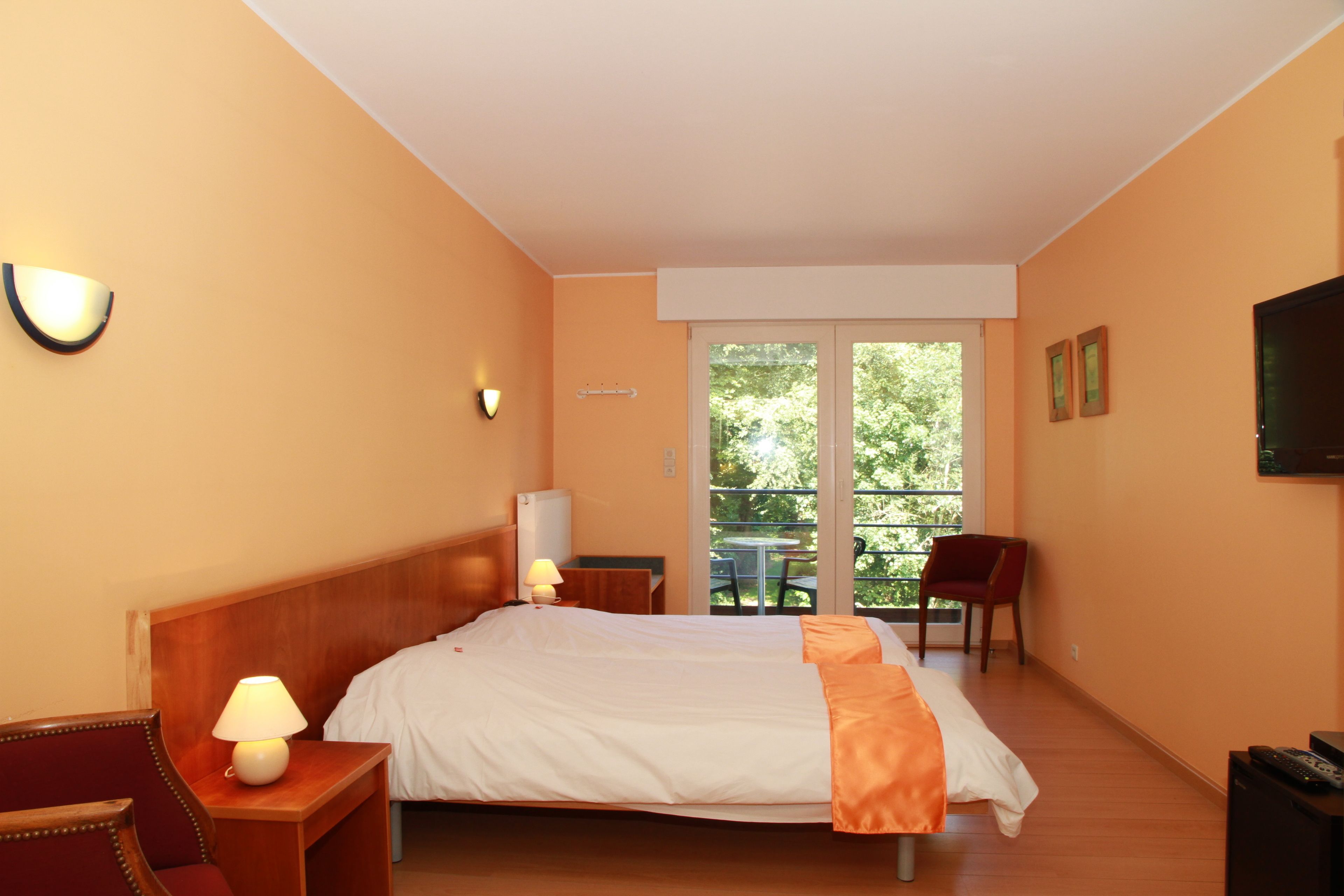 classic double room single use | minibar, in-room safe, free wifi, bed sheets