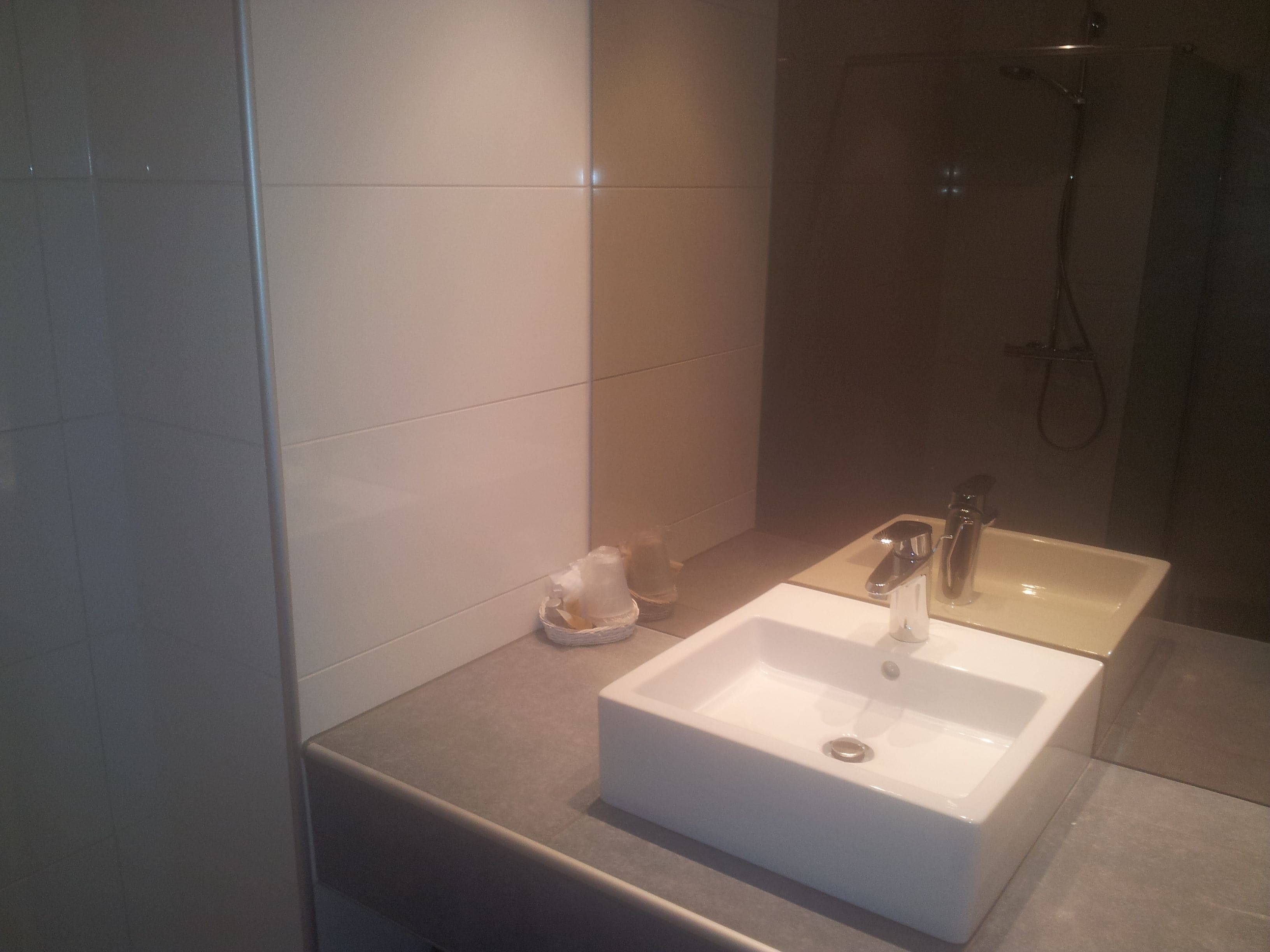 double room | bathroom sink