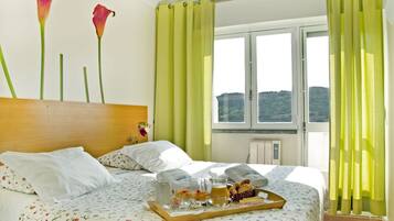 1 bedroom, free WiFi, bed sheets
