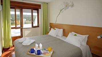 Family Apartment, 1 Bedroom | Free WiFi, bed sheets