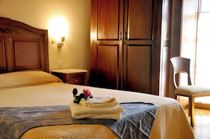 Standard Double Room, Private Bathroom | Individually decorated, individually furnished, desk, blackout drapes