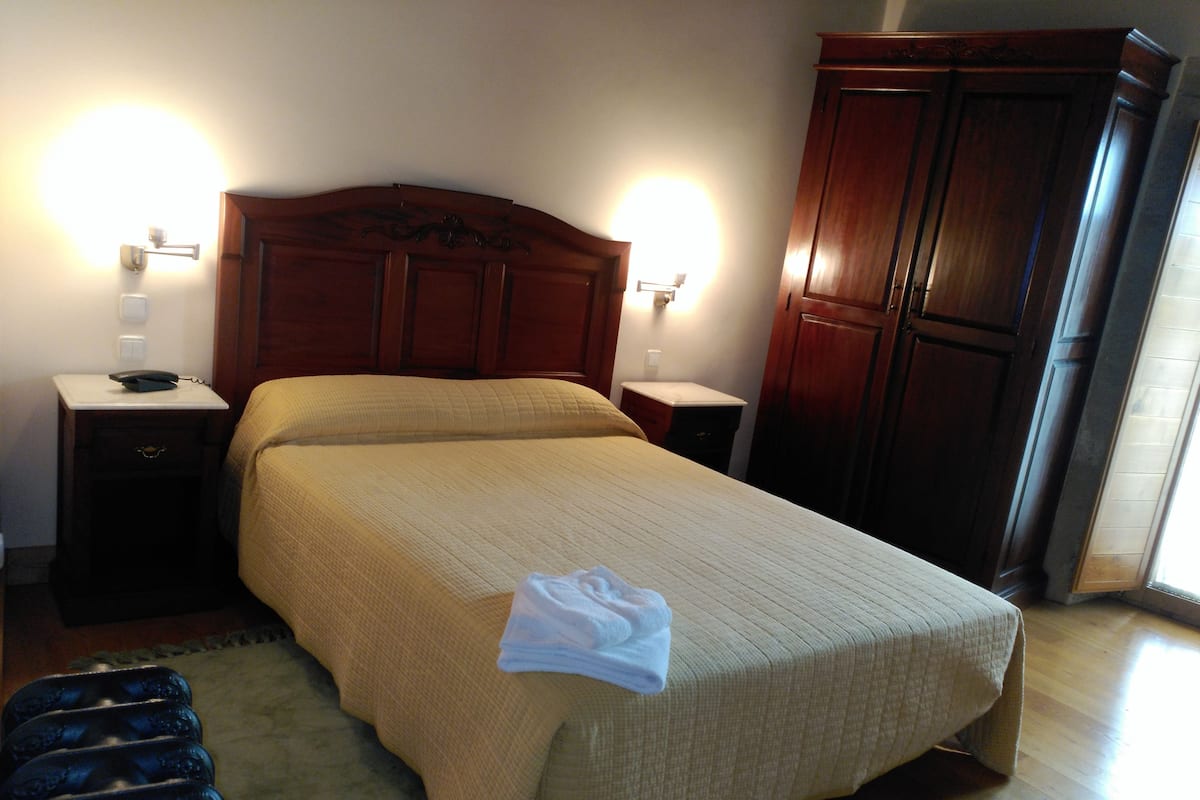 Chambre Double Standard, salle de bains privée | Décoration personnalisée, ameublement personnalisé, bureau