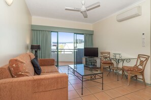 1 bedroom, Select Comfort beds, in-room safe, iron/ironing board - Mid City Luxury Suites (Cairns)