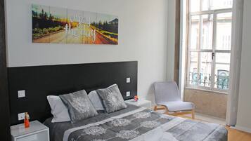 Double Room, Private Bathroom | Desk, free WiFi