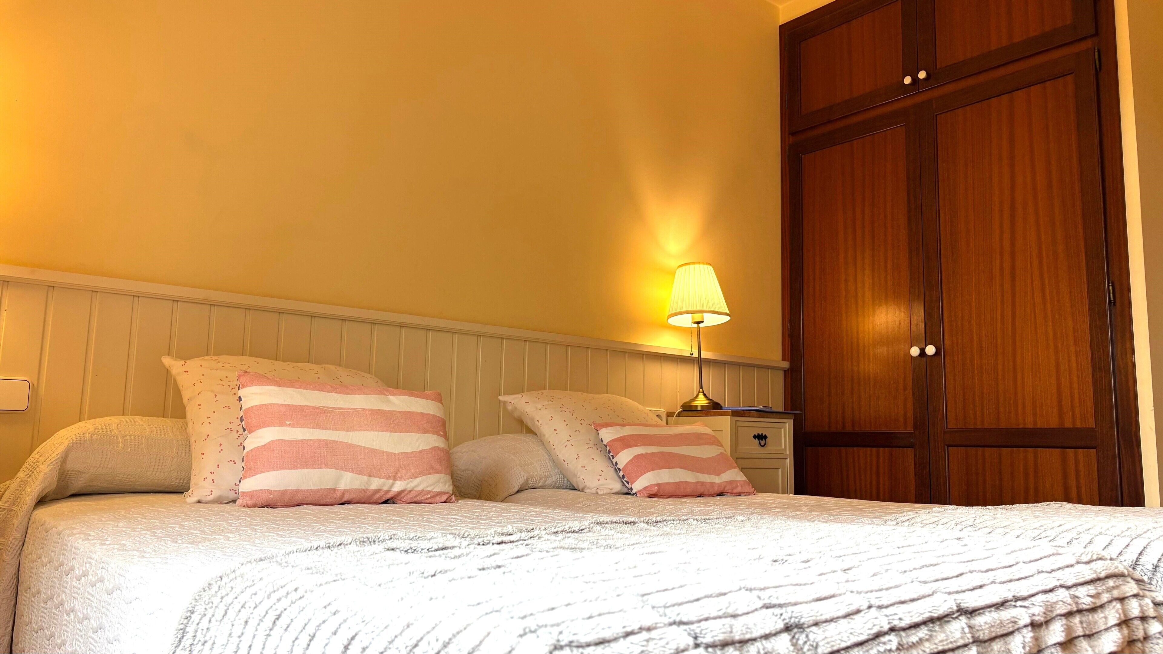 twin room | blackout curtains, cots/infant beds, free wifi, bed sheets