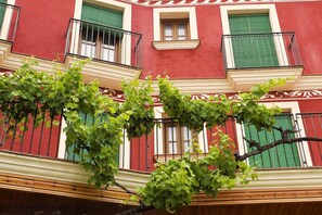 Front of property - Hotel Antiga (Calafell)