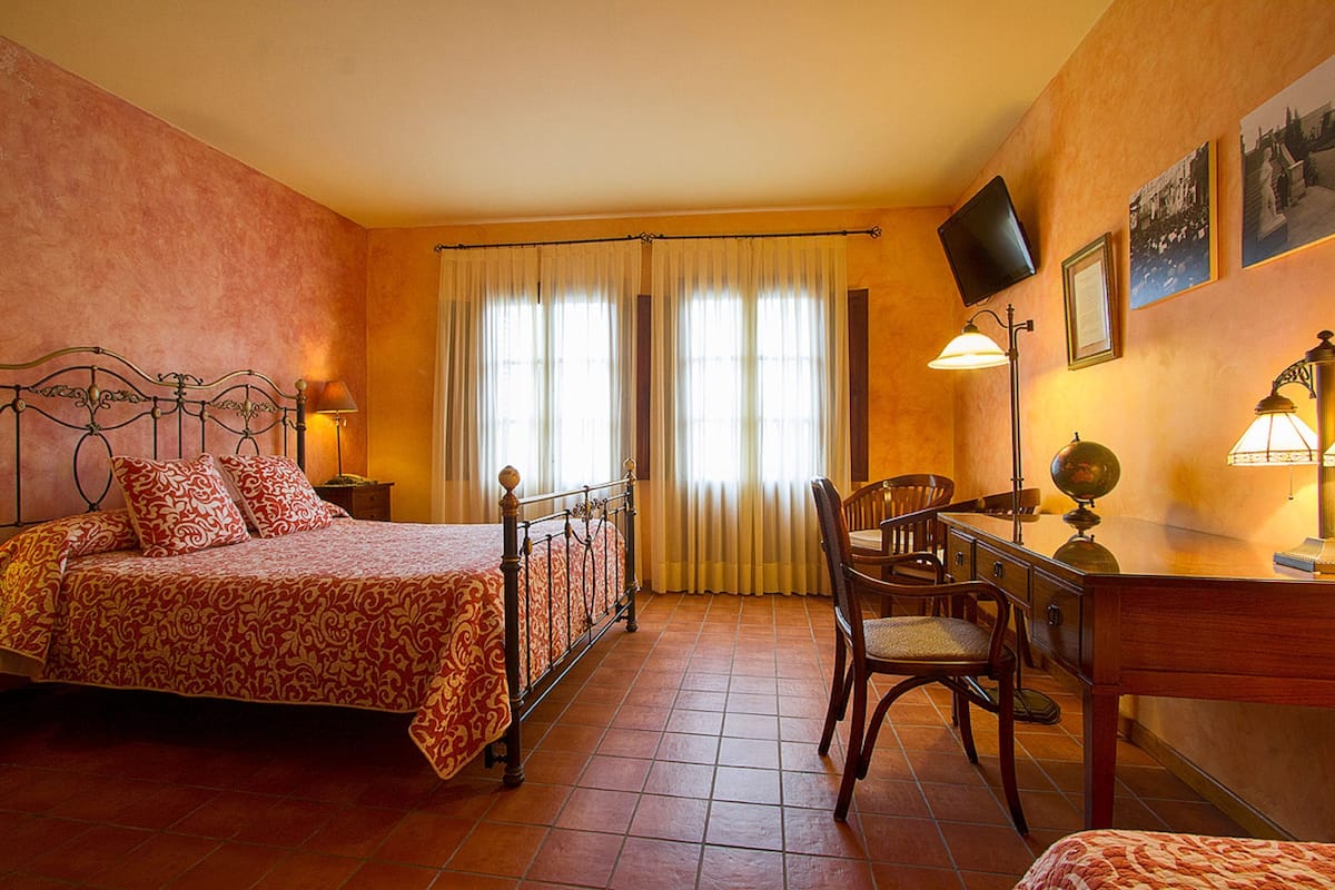 Double Room, Jetted Tub