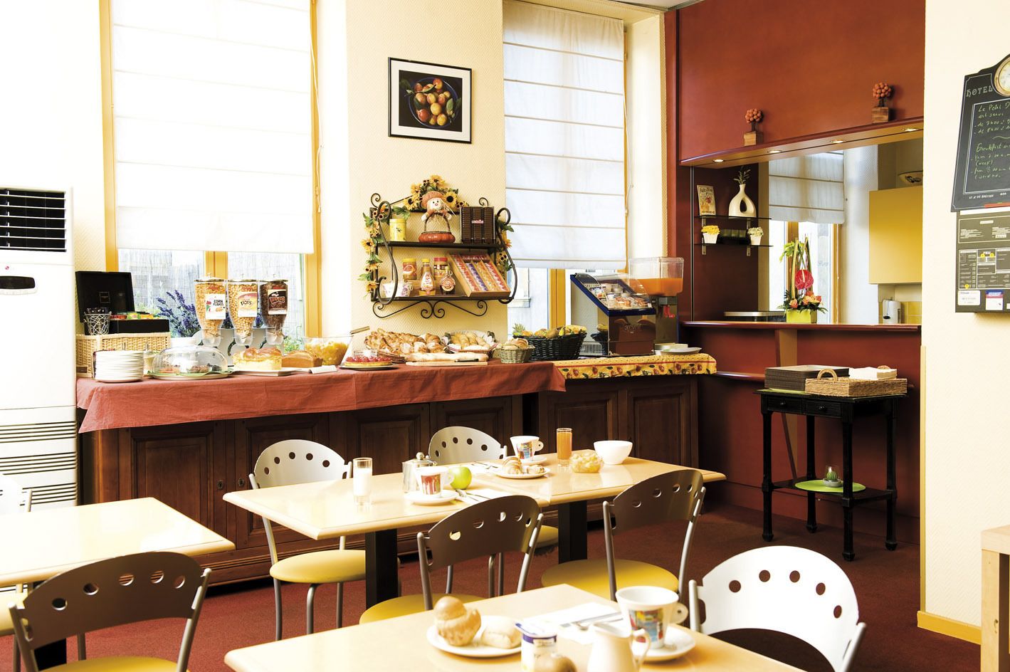 daily buffet breakfast (eur 10.00 per person)
