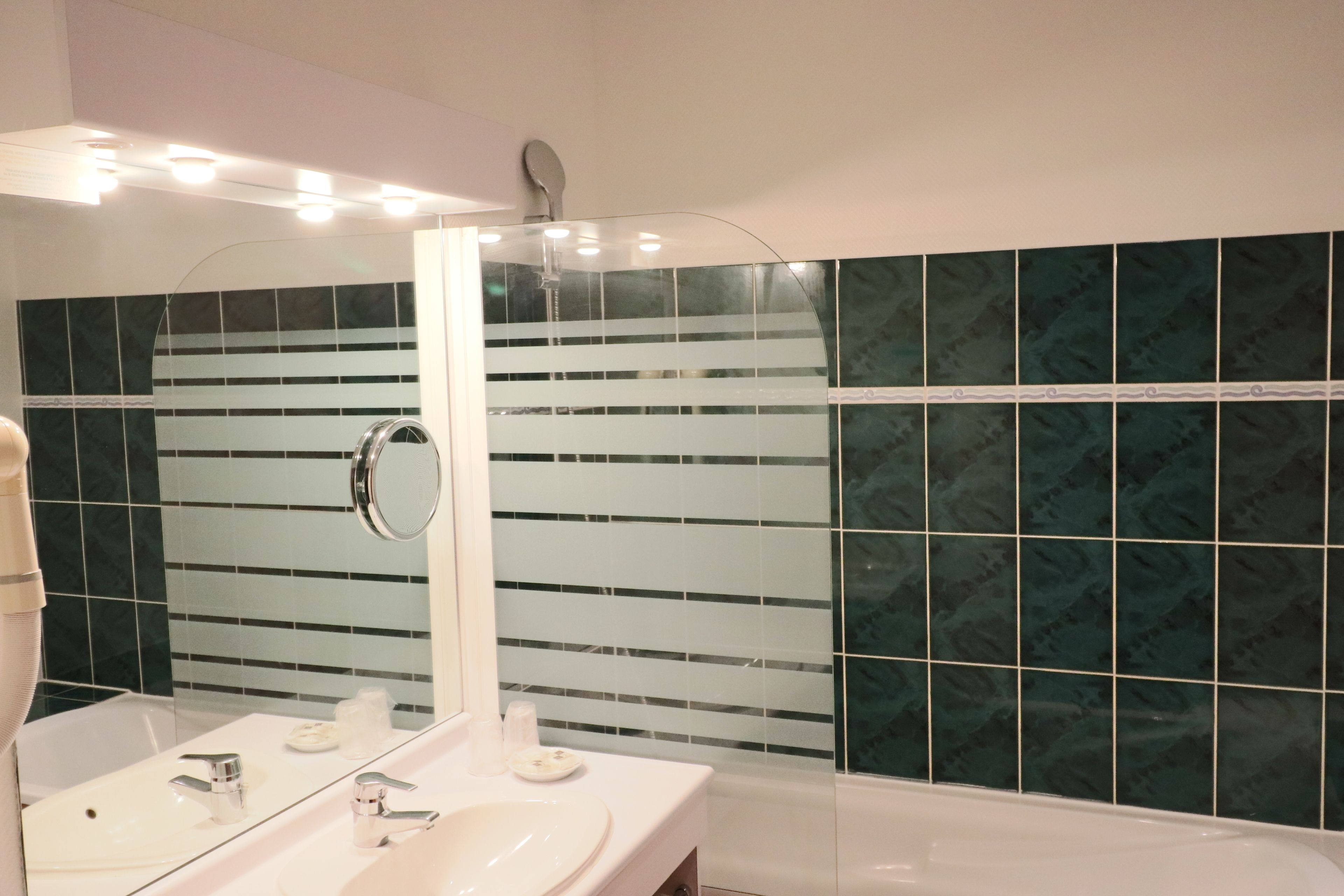 double room | bathroom | combined shower/bathtub, hair dryer, towels