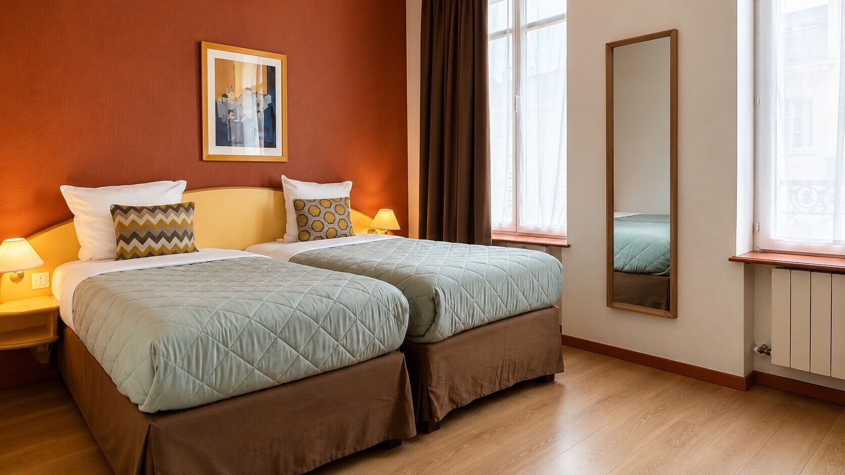 Zweibettzimmer | Schreibtisch, schallisolierte Zimmer, Bügeleisen/Bügelbrett