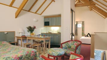 Individually decorated, desk, free WiFi