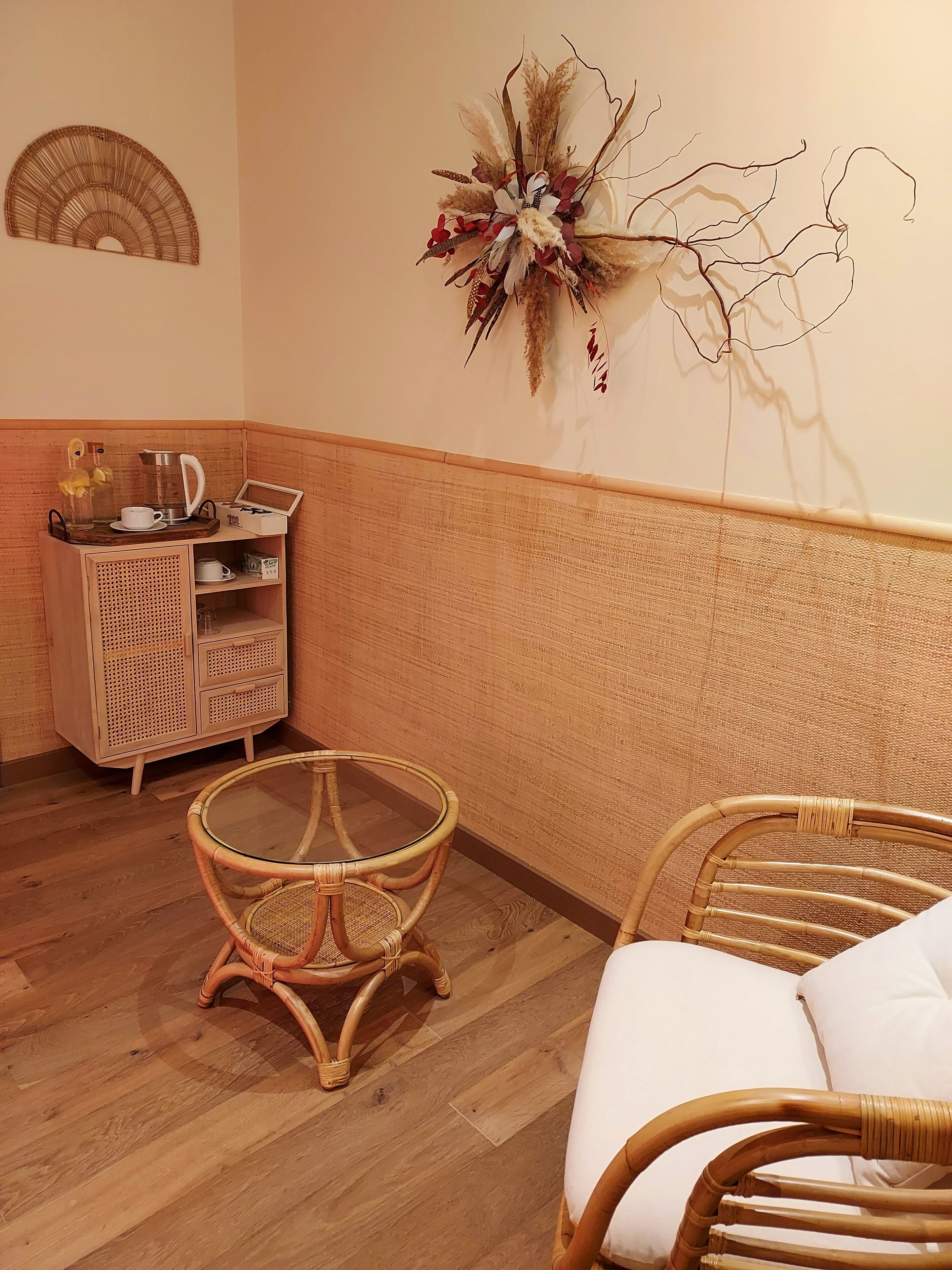 sauna, hot tub, steam room, body treatments, aromatherapy